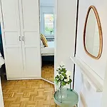 Elegant One Bedroom With A Private Terrace-Bel139